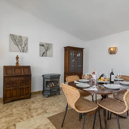 Pomelos Villa *