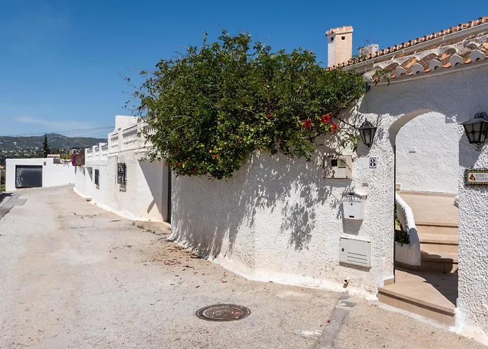 Pomelos Villa *